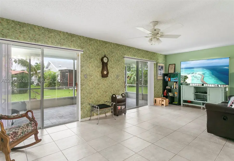10307 NW 70th St, Tamarac, FL 33321 - #3