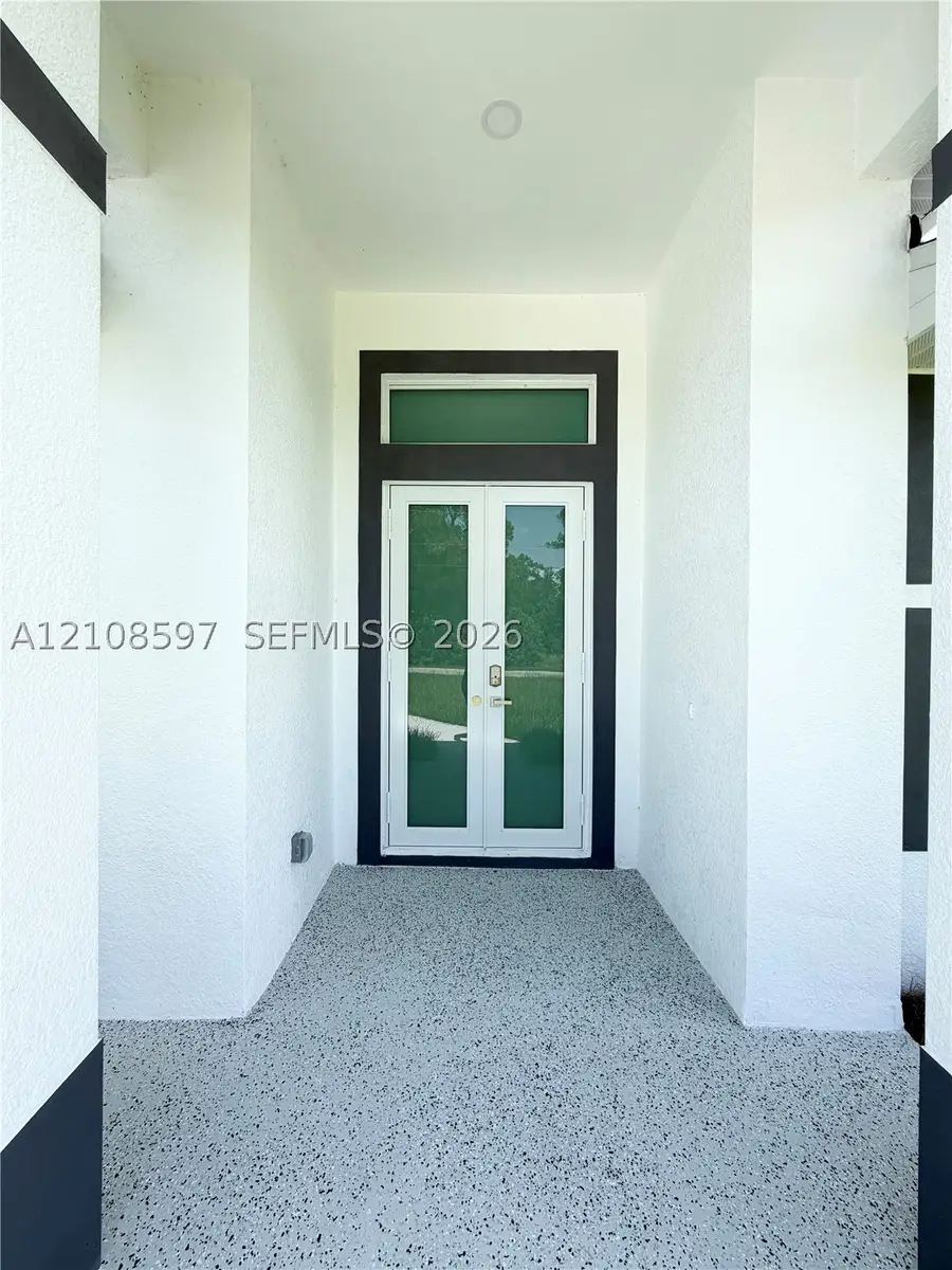 808 Congress Ave, Lehigh Acres, FL 33972 - #3