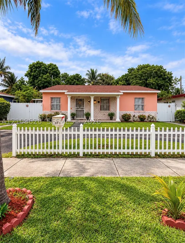 971 NE 156th Ter, North Miami Beach, FL 33162
