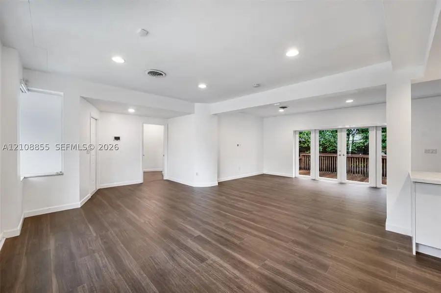 9520 E Broadview Dr, Bay Harbor Islands, FL 33154 - #3