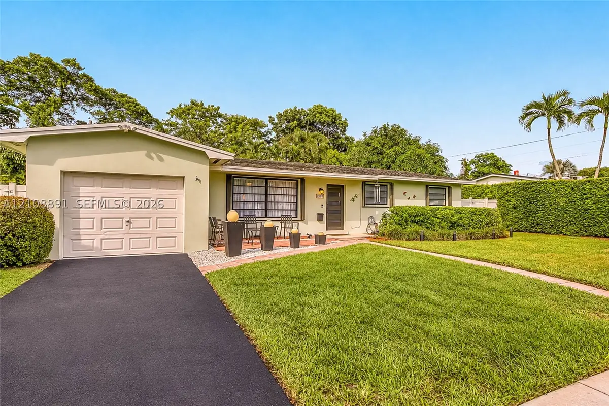 8931 SW 156th St, Palmetto Bay, FL 33157 - #1