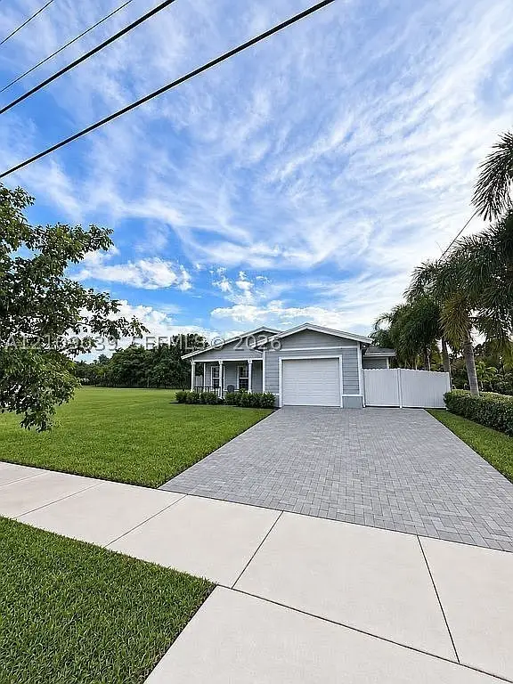 22066 Miami Ave, Miami, FL 33170