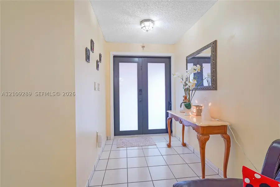 10241 NW 125th St, Hialeah Gardens, FL 33018 - #3
