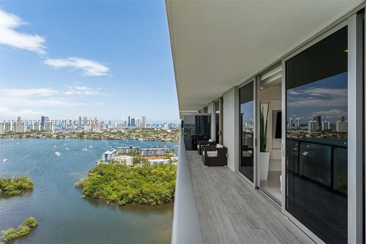 16385 Biscayne Blvd #3001, North Miami Beach, FL 33160 - #1