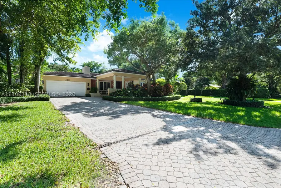 7811 Altamira St, Coral Gables, FL 33143 - #2