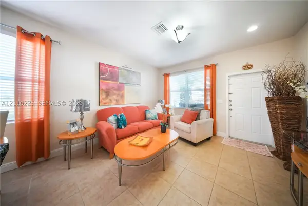 3076 SE 4th Ct, Homestead, FL 33033