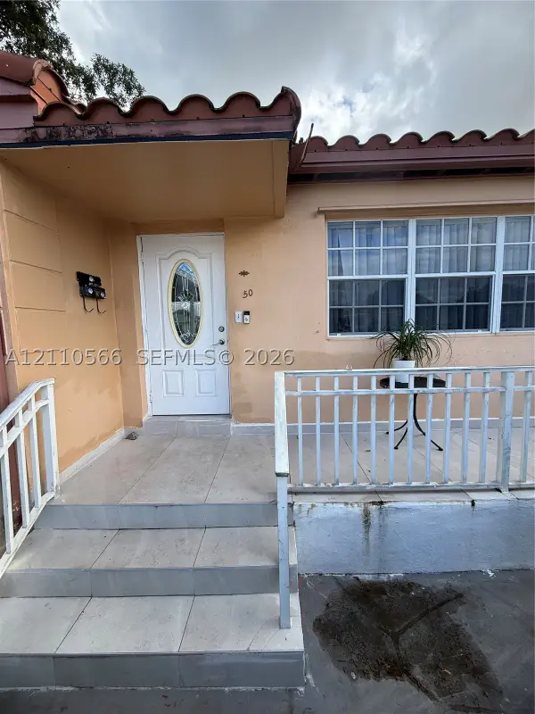 50 E 14th St, Hialeah, FL 33010