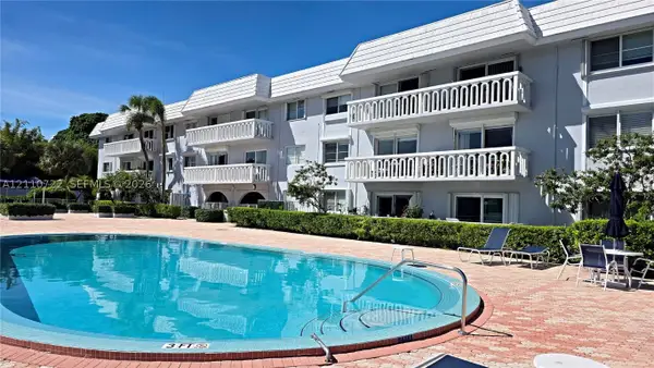 100 Edgewater Dr #115, Coral Gables, FL 33133