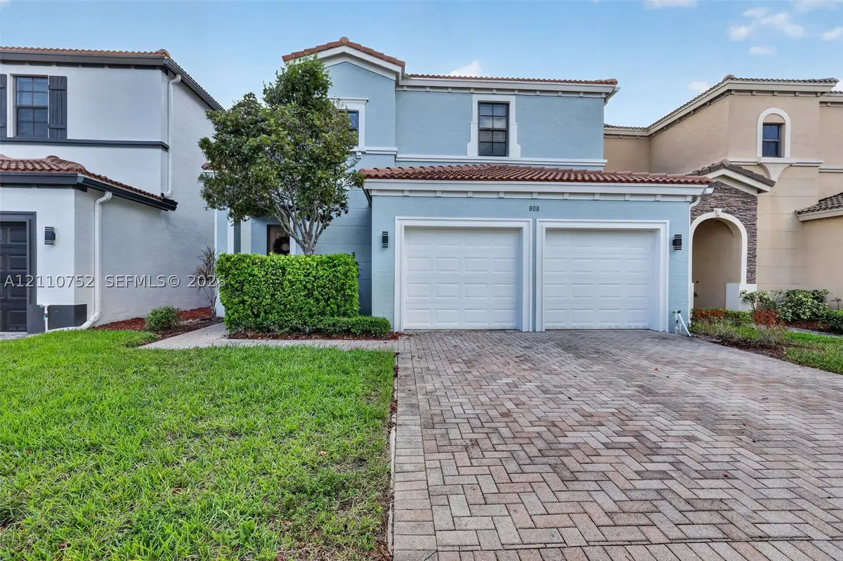 808 NE 191st St, Miami, FL 33179 - #1