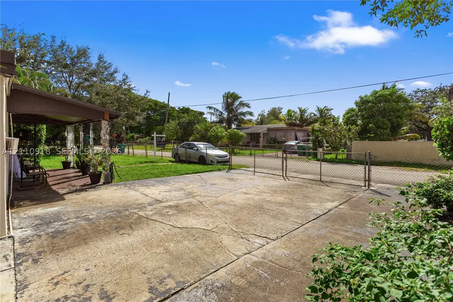 2007 NW 89th St, Miami, FL 33147 - #3