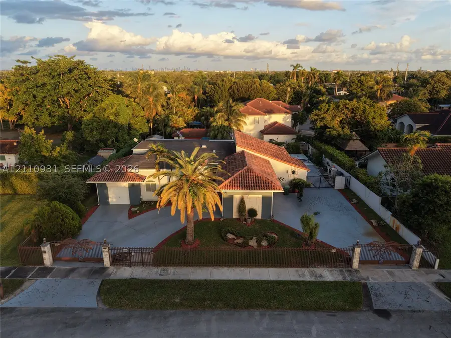 3005 SW 99th Ct, Miami, FL 33165 - #2