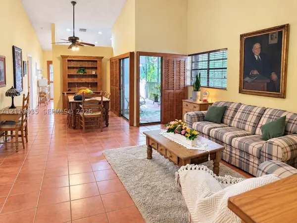 3530 Magellan Cir #618, Aventura, FL 33180