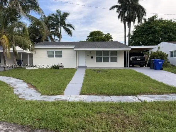 3034 Arthur St, Hollywood, FL 33021
