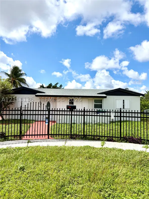2870 NW 205th St, Miami Gardens, FL 33056