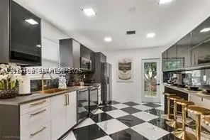 919 NW 49th St, Miami, FL 33127