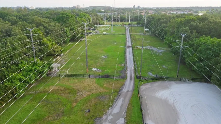 5501 Woodland Ln, Dania Beach, FL 33312 - #2