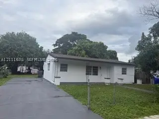 6311 Flagler St, Hollywood, FL 33023
