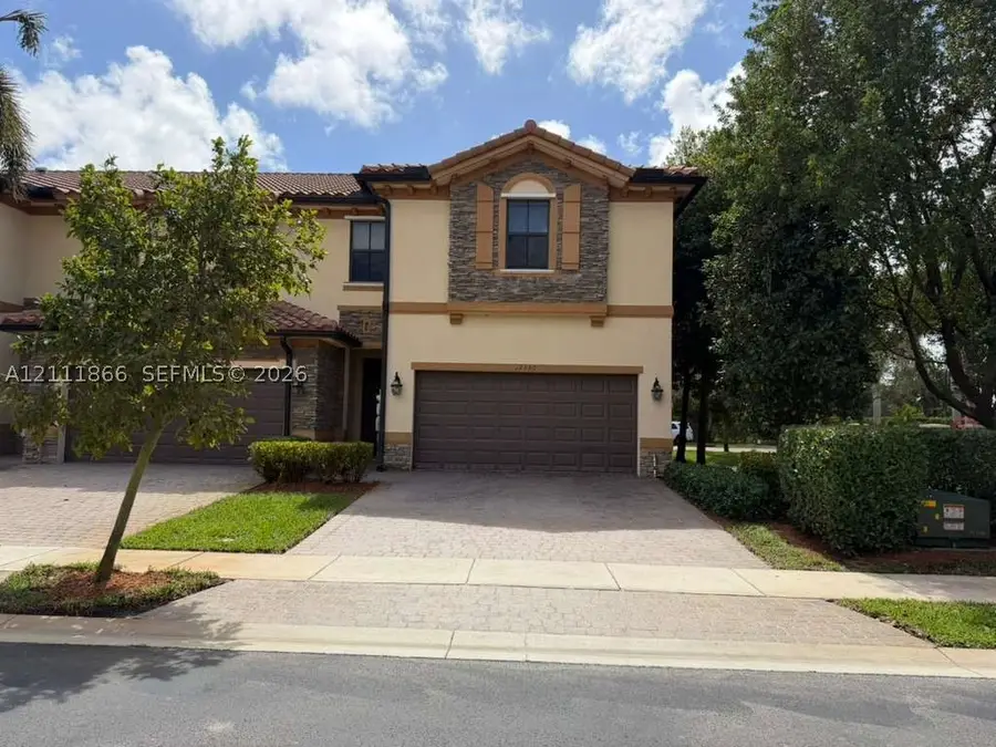 12350 S Village Cir, Davie, FL 33325 - #2