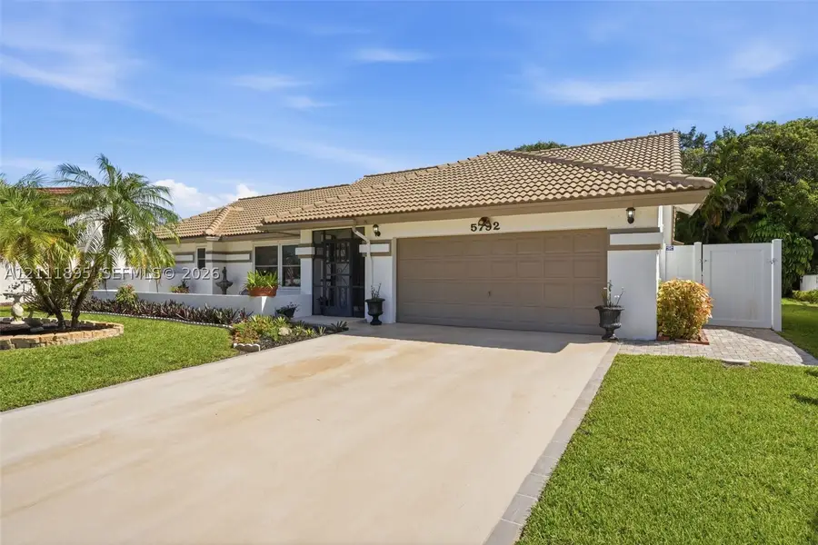 5792 Sun Pointe Cir, Boynton Beach, FL 33437 - #3
