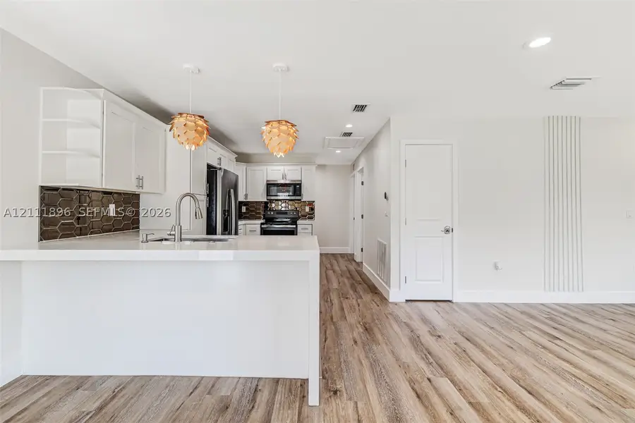 955 33rd St, West Palm Beach, FL 33407 - #3