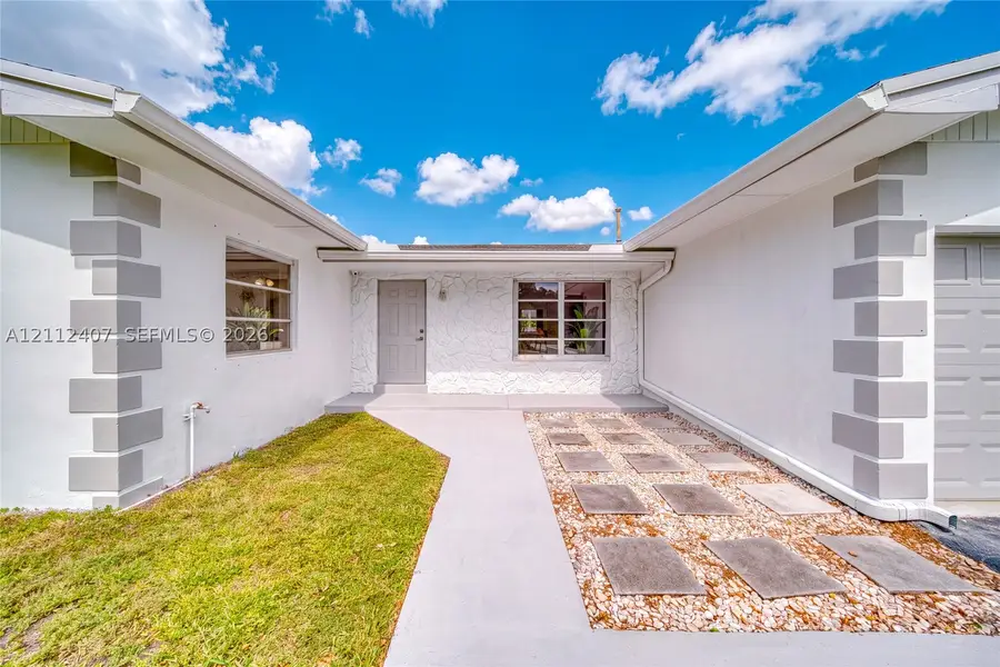 18520 SW 88th Rd, Cutler Bay, FL 33157 - #2
