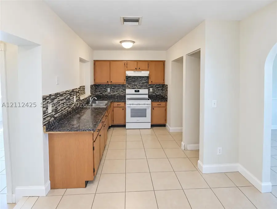 154 SE Soneto Ct, Port Saint Lucie, FL 34983 - #3