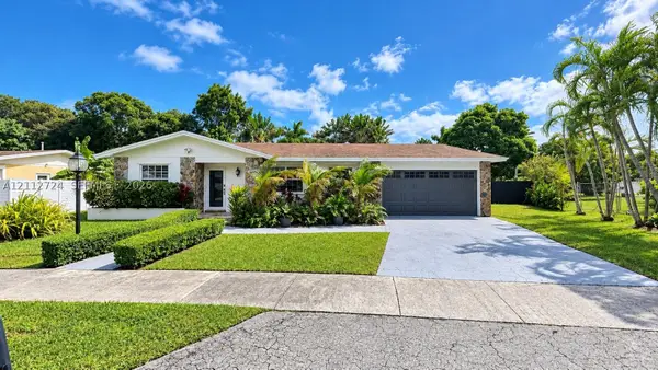 8440 SW 202nd St, Cutler Bay, FL 33189