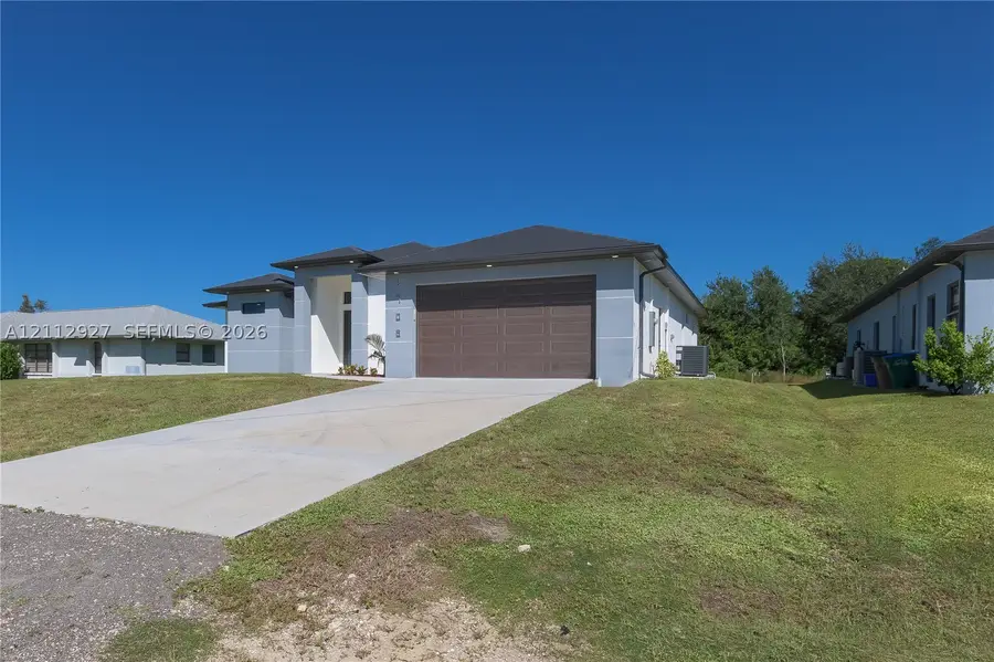 1705 NE 28 St, Cape Coral, FL 33909 - #3