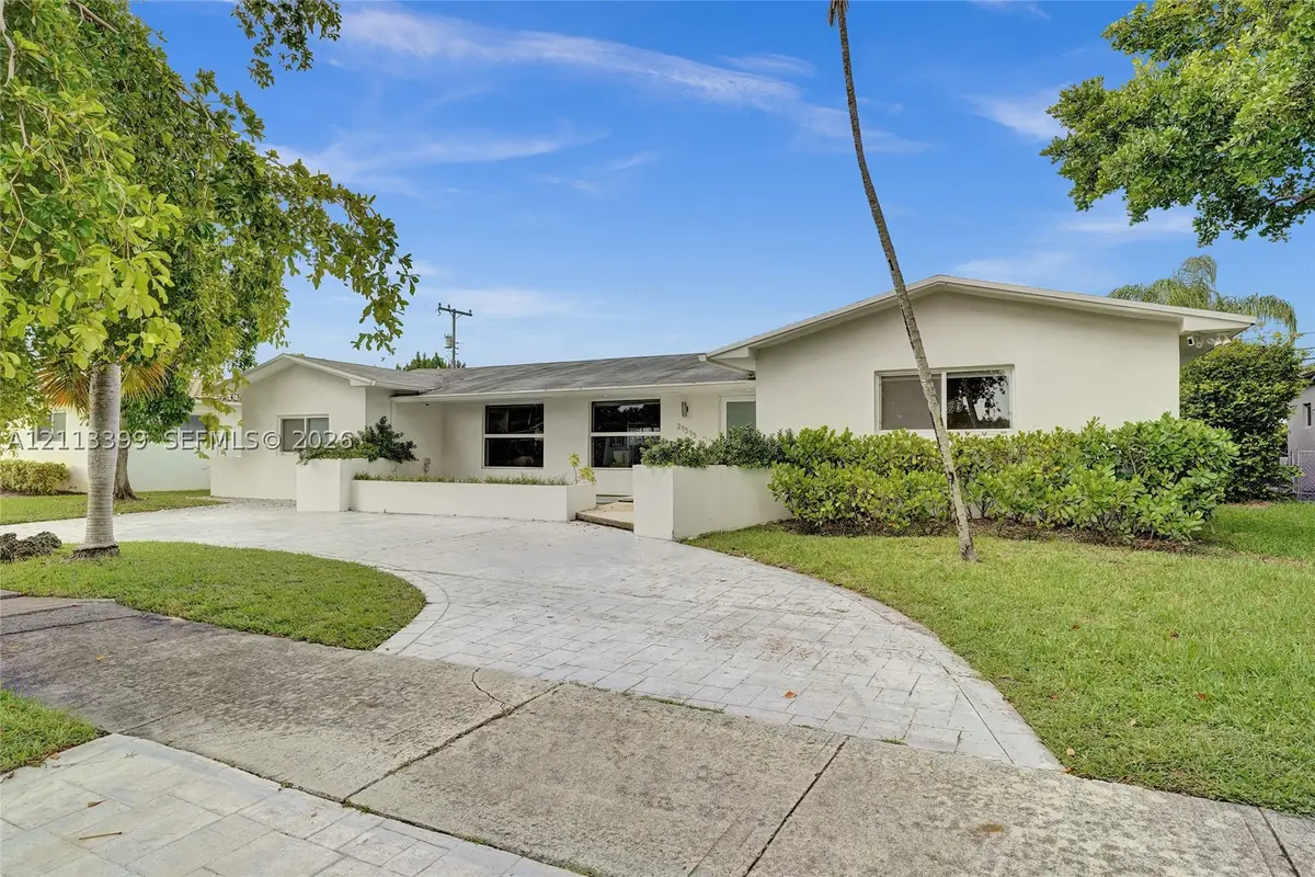 21315 NE 19th Ct, Miami, FL 33179 - #1