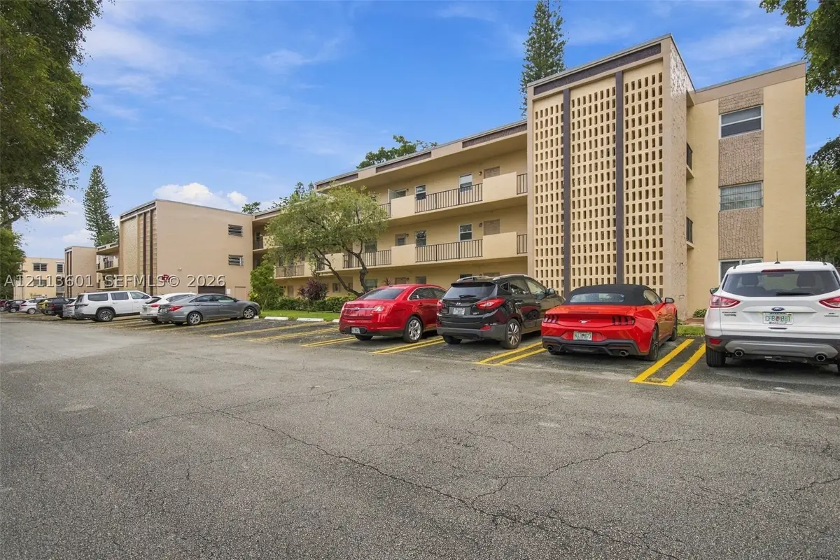 100 Ashbury Rd #204, Hollywood, FL 33024 - #1