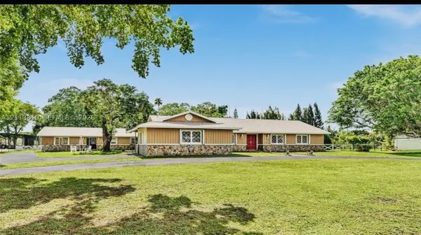 5310 SW 109 Ave, Davie, FL 33328