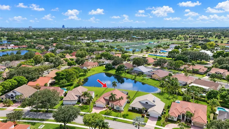 9012 Southern Orchard Rd N, Davie, FL 33328 - #3