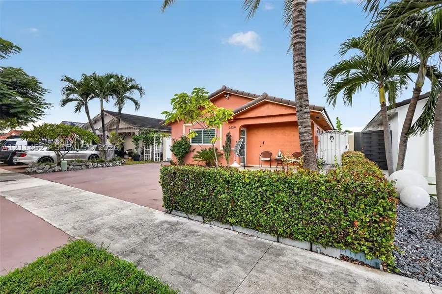2427 W 70th Pl, Hialeah, FL 33016 - #3