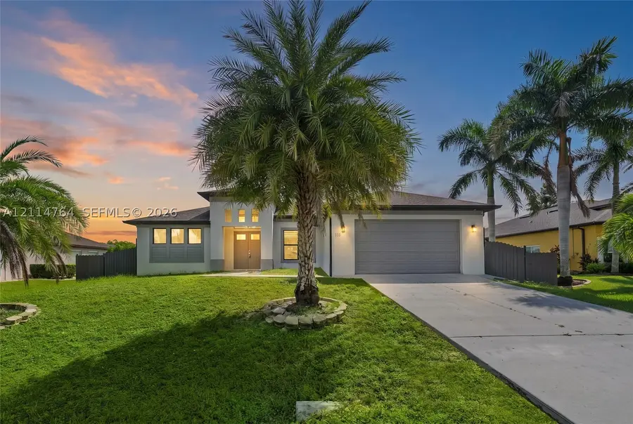 113 NW 38 Pl, Cape Coral, FL 33993 - #2