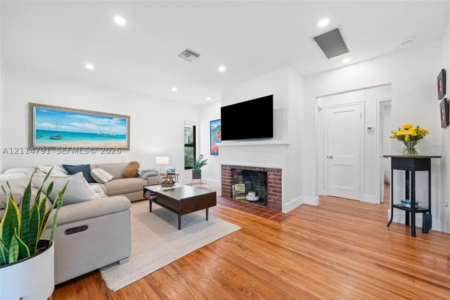 1616 Dewey St, Hollywood, FL 33020 - #2