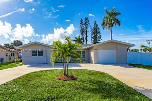 802 Montclair Ct, Cape Coral, FL 33904