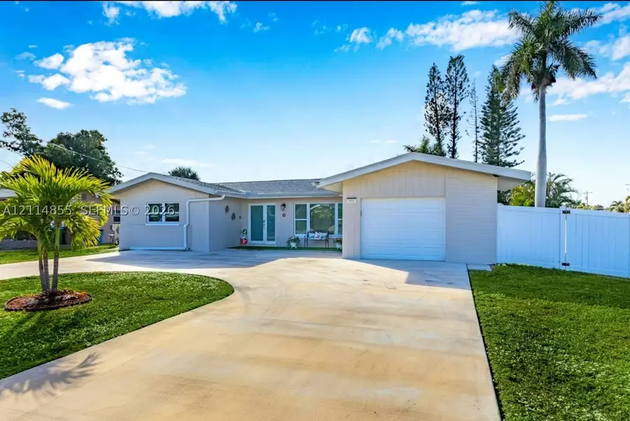 802 Montclair Ct, Cape Coral, FL 33904 - #2
