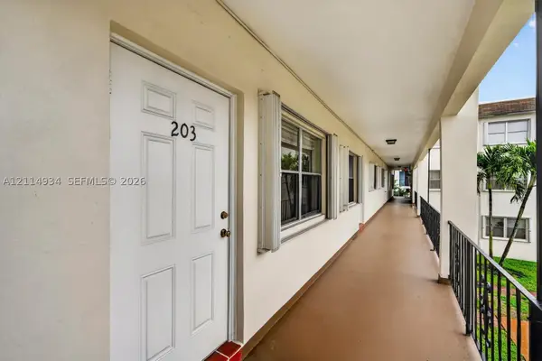 2200 Taylor St #203, Hollywood, FL 33020