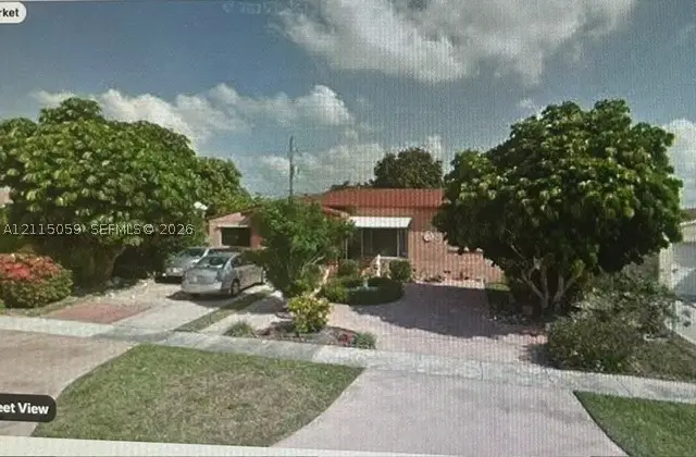 275 W 61st St, Hialeah, FL 33012 - #1