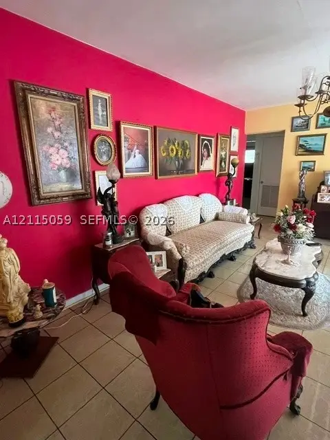 275 W 61st St, Hialeah, FL 33012 - #2