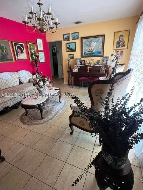 275 W 61st St, Hialeah, FL 33012 - #3