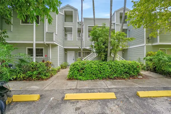 3453 NW 44th St #107, Oakland Park, FL 33309