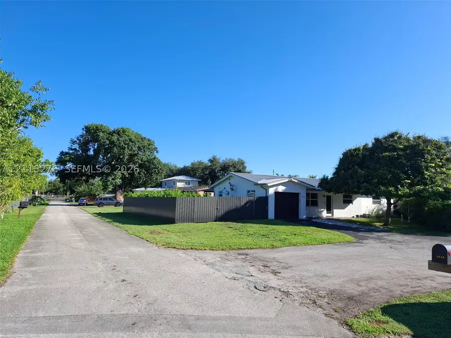 Address Withheld By Seller, Davie, FL 33314 - #2