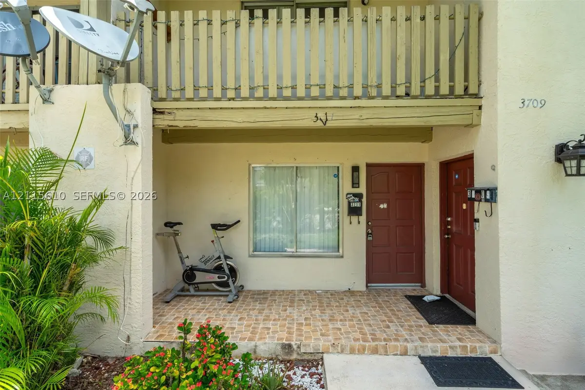 3711 Riverside Dr, Coral Springs, FL 33065 - #1