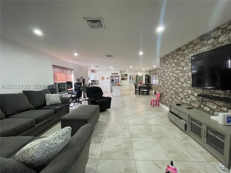 9852 SW 196th St, Cutler Bay, FL 33157 - #3