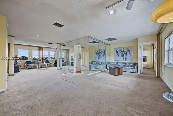 215 SE 3rd Ave #501B, Hallandale Beach, FL 33009