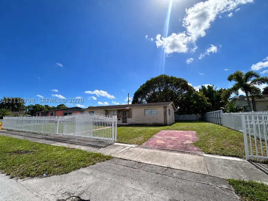3330 NW 189th St, Miami Gardens, FL 33056 - #2
