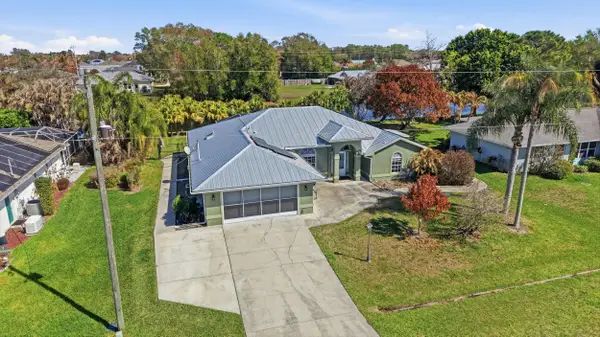 2537 SE Hallahan Street, Port St Lucie, FL 34952