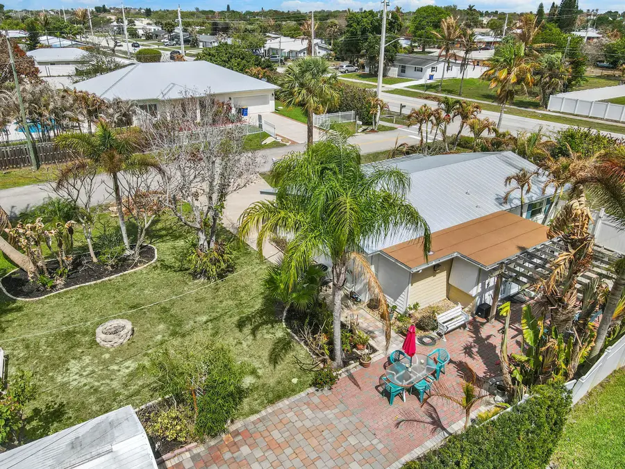 1180 NE Crescent Street, Jensen Beach, FL 34957 - #3