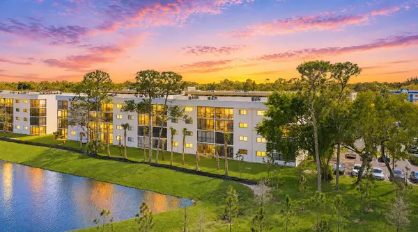 4725 Lucerne Lakes Blvd Boulevard E #110, Lake Worth, FL 33467